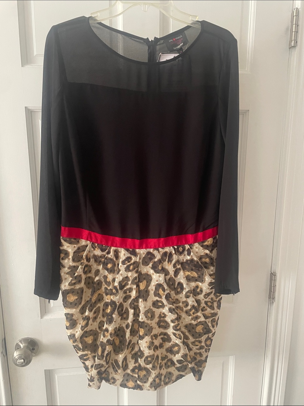 Women's Black Long-Sleeve Colorblock Dress with Leopard Skirt and Red Waistband
